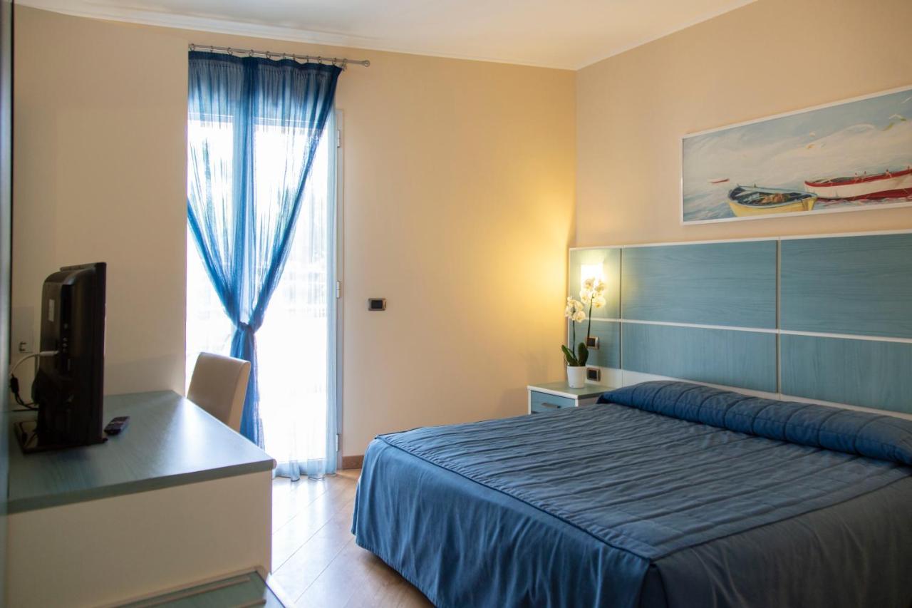 Residenza Del Mare Hotel Sant Isidoro  Ngoại thất bức ảnh