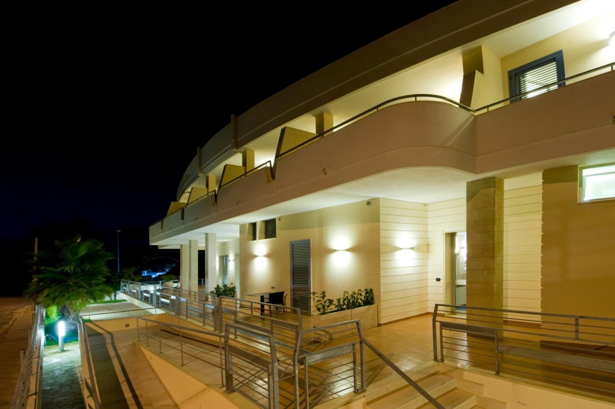 Residenza Del Mare Hotel Sant Isidoro  Ngoại thất bức ảnh